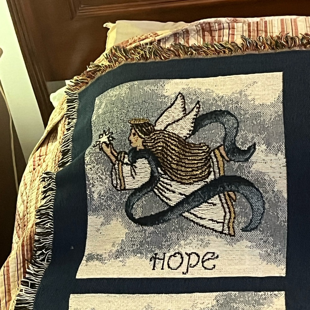 Gorgeous 100% Cotton Angel Paned Blanket - Picture 11 of 16